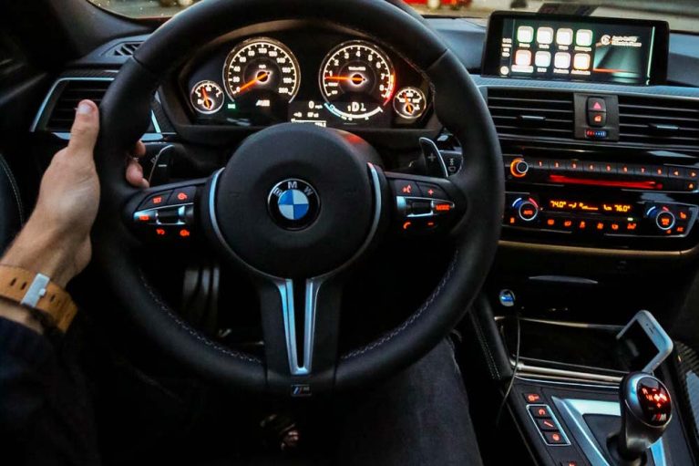 Comment conduire une voiture automatique ?