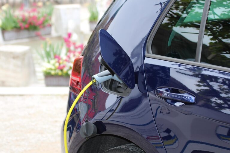 Comment optimiser la recharge de votre voiture électrique à domicile