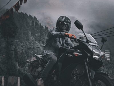 Covering_carbone_pour_une_moto_:_le_style_racing_!