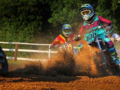 Les_colonies_de_vacances_sportives_pour_les_fans_de_moto