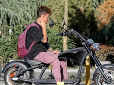 Moto_électrique_sans_permis_:_tout_ce_que_vous_devez_savoir