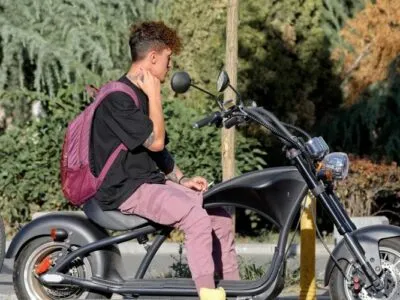 Moto_électrique_sans_permis_:_tout_ce_que_vous_devez_savoir
