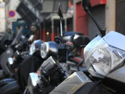 picture-transport-a-paris-le-succes-de-la-location-des-2-roues.jpg