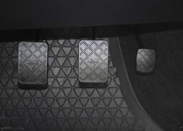 pédales d'embrayage de voiture