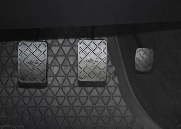 pédales d'embrayage de voiture