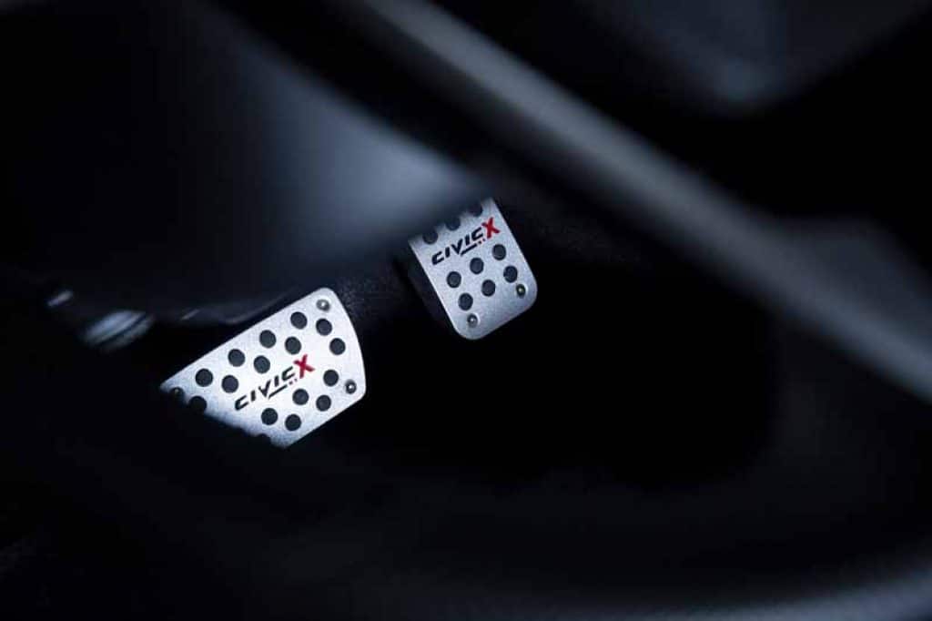 pedale butee embrayage cassee