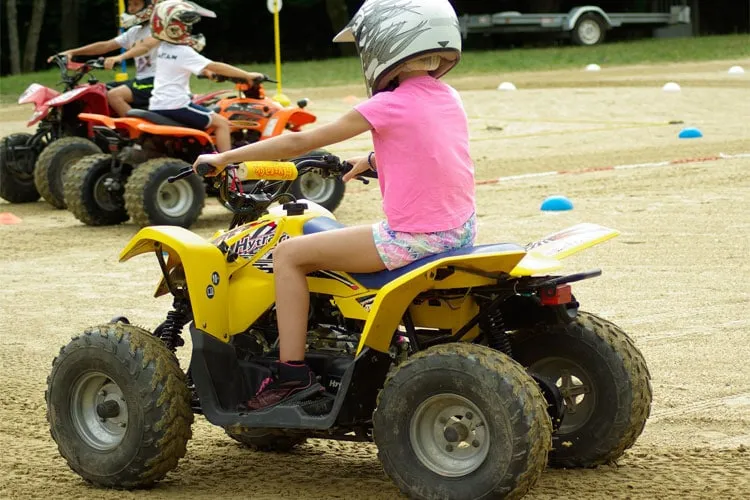 choisir quad selon age enfant avis