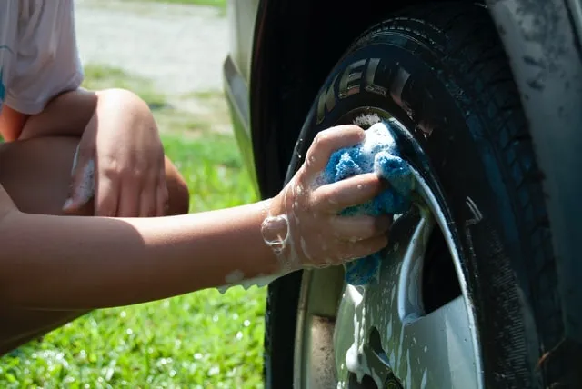nettoyage pneu voiture