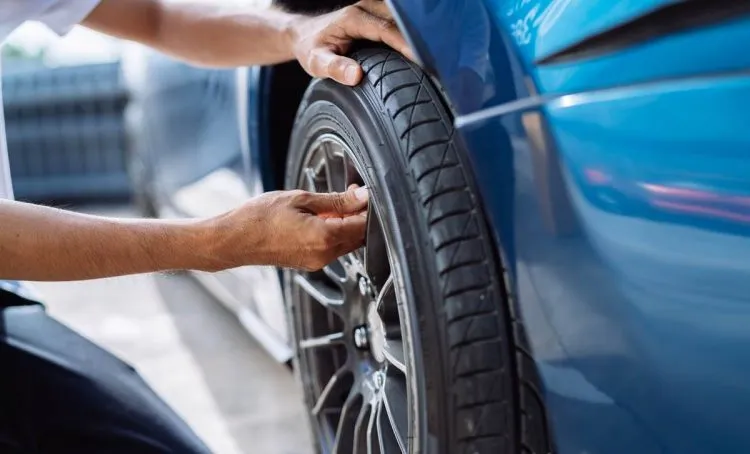 vérifier les pneus de sa voiture, entretien