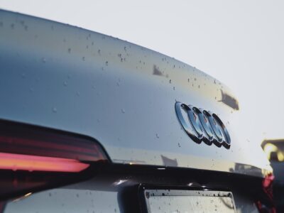 Le_covering_des_feux_arrière_:_une_ligne_de_voiture_arrière_magnifique_!