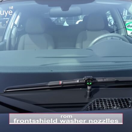 montrez où se situent les gicleurs de lave glace avant