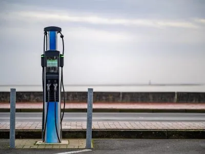 Le câble de recharge est-il devenu un accessoire aussi important que les pneus ?