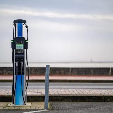 Le câble de recharge est-il devenu un accessoire aussi important que les pneus ?