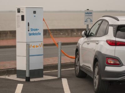 Révolution_électrique_:_comment_les_voitures_électriques_transforment_le_paysage_de_l_assurance_auto