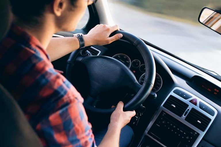 Comment choisir son assurance auto jeune conducteur ?