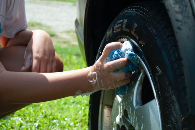 nettoyage pneu voiture