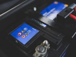 Comment remplacer votre batterie de voiture et l’entretenir ?