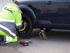 Conduire avec une roue galette : quid de la sécurité ?