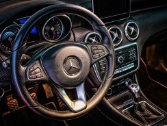 Volant qui tremble : causes et solutions